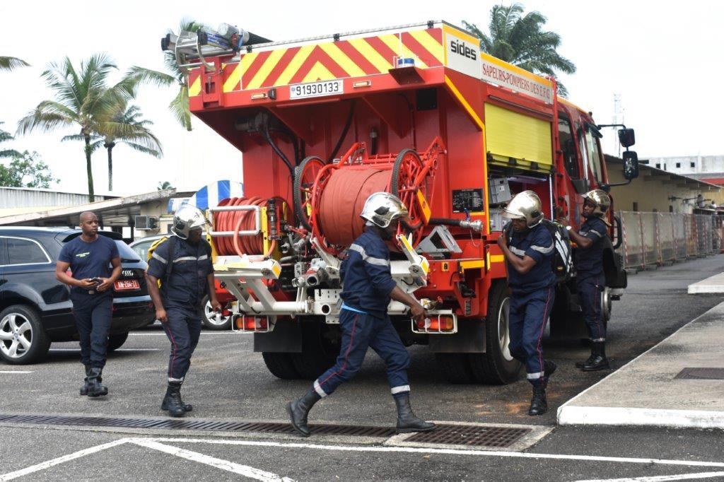 Des soldats du feu sous-équipés