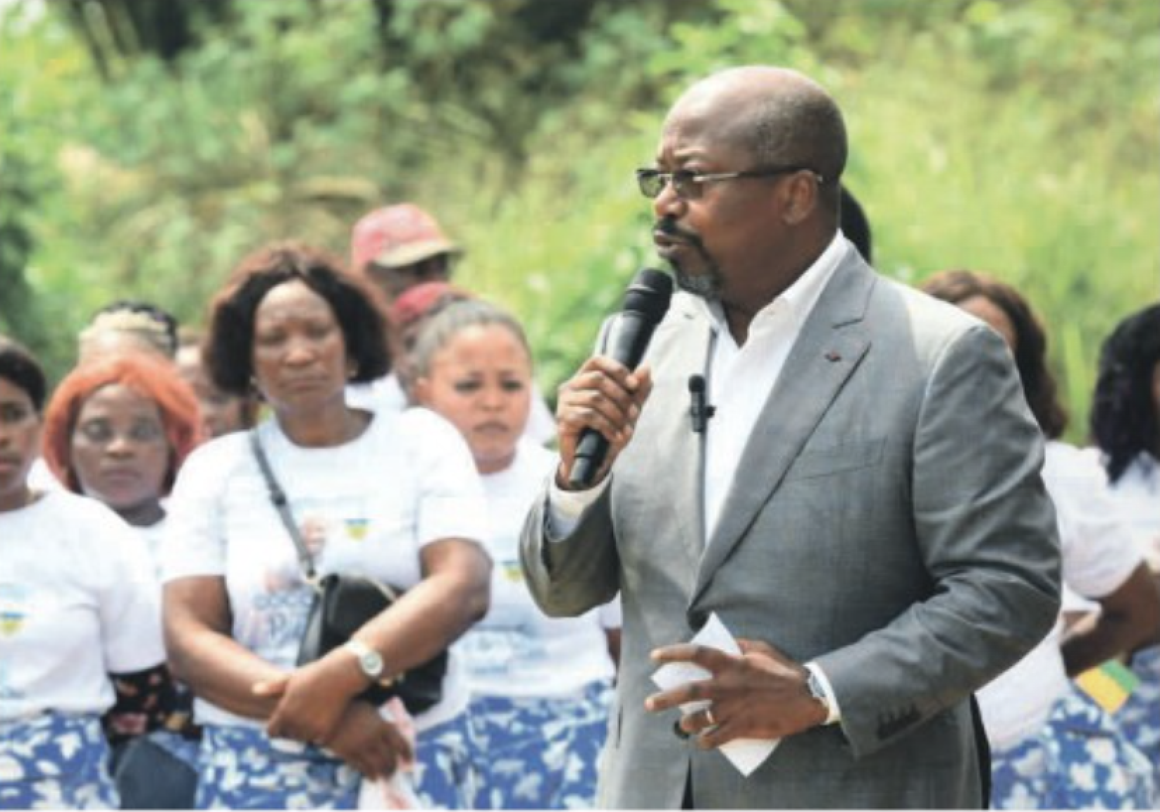 Alain-Claude Bilie-By-Nze lors d'un meeting de campagne du PDG à Cocobeach.