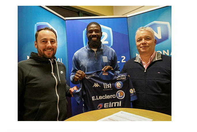 Football : Bruno Ecuele Manga signe à Belfort