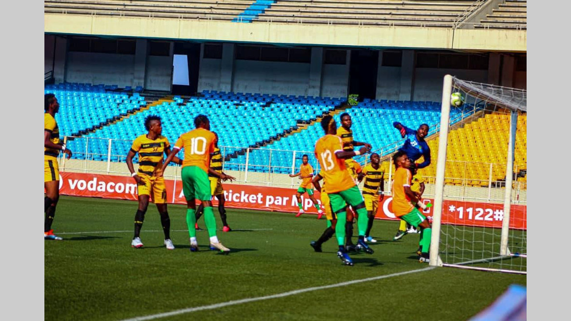 Football : début épouvantable pour Donald Nze en RDC