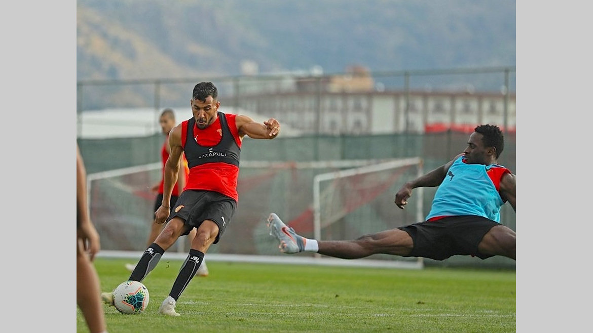 Football : viré de Göztepe, Poko a finalement rejoint son club hier