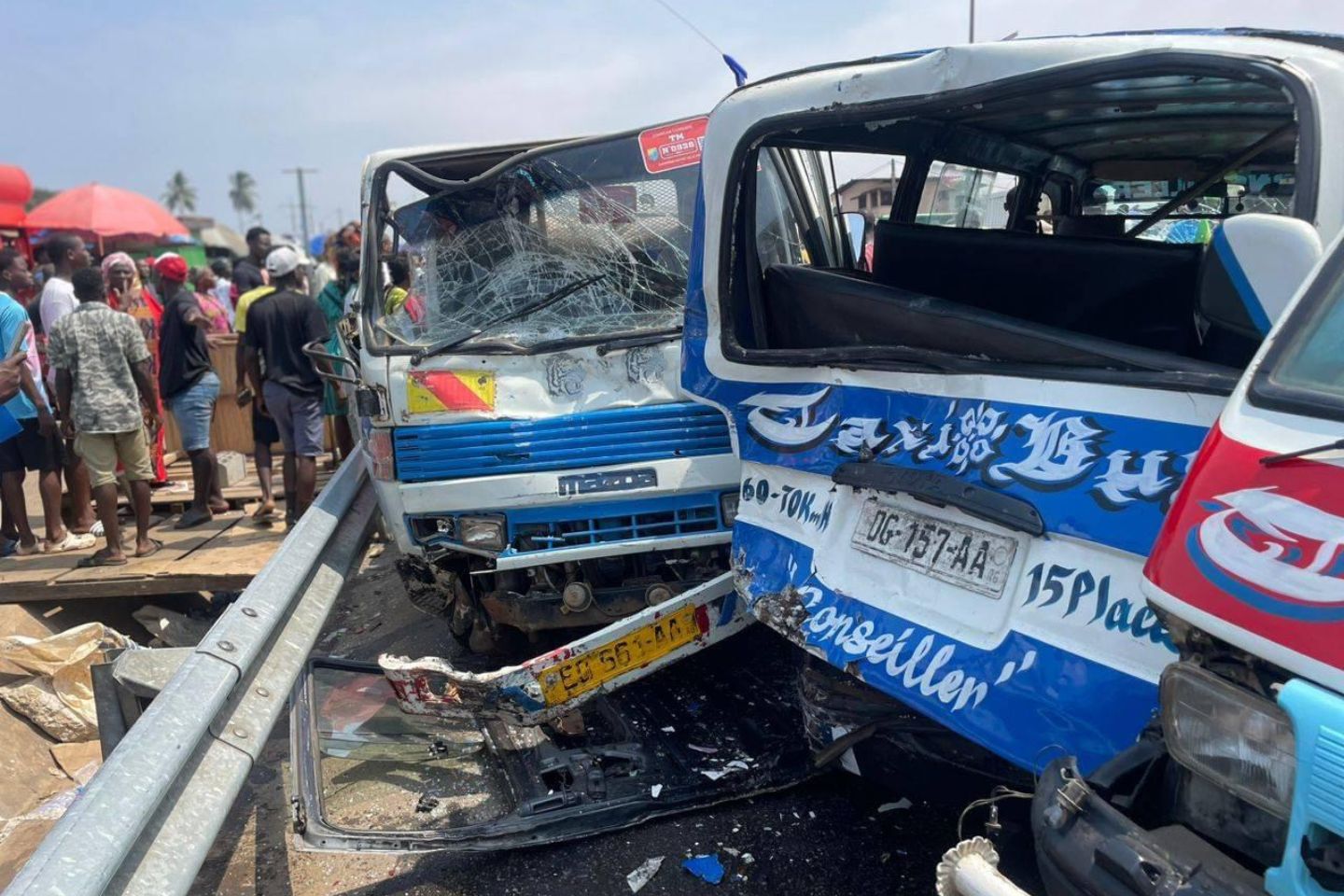 PK 12 : au moins 3 morts dans l'embardée d'une camionnette