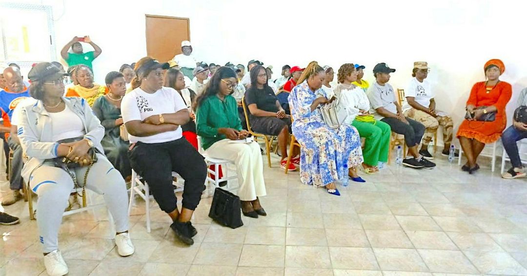 L’assistance à la conférence-débat à laquelle ont été associées les femmes emprisonnées.