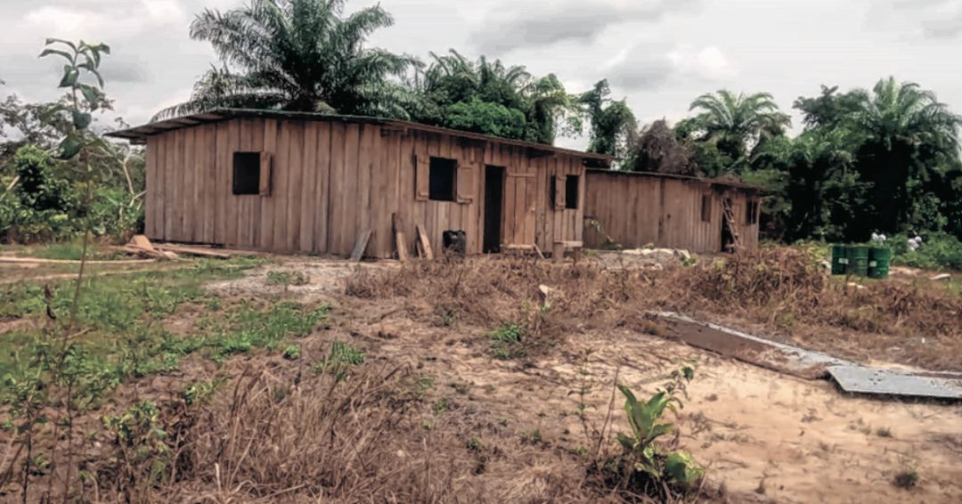 Le premier lot d’une dizaine de maisons en construction à Makok