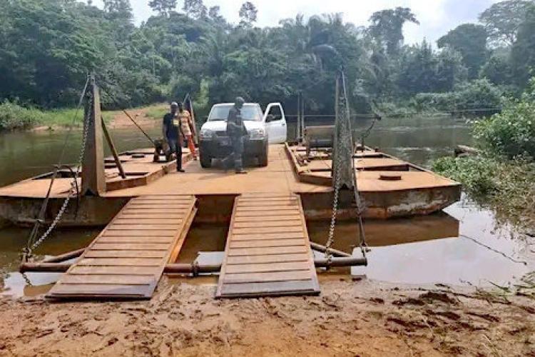 Lebamba : le bac reprend du service sur la rivière Louétsi à Idembé