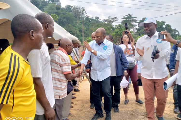 Koula-Moutou : Barro Chambrier inaugure la permanence politique de son parti