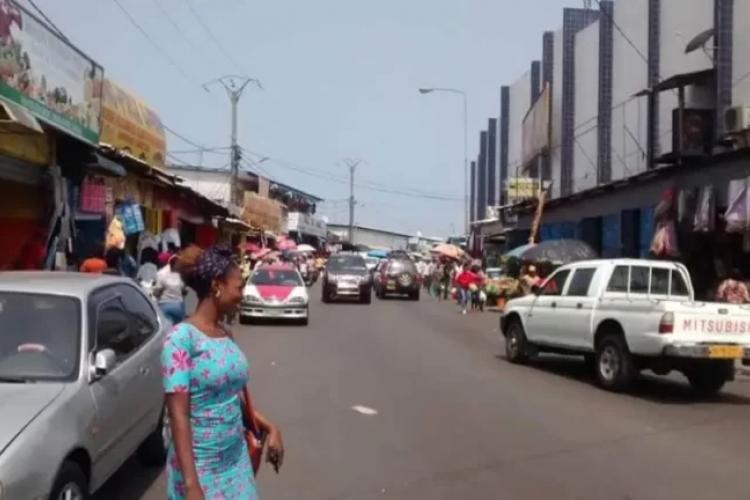 Nkembo : un homme mortellement poignardé dans un salon de coiffure