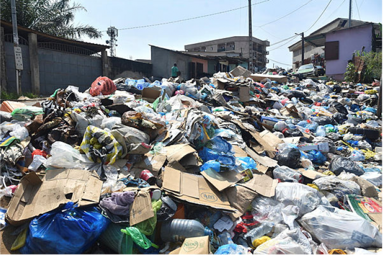 Gabon : Libreville croule sous des tas d'immondices!