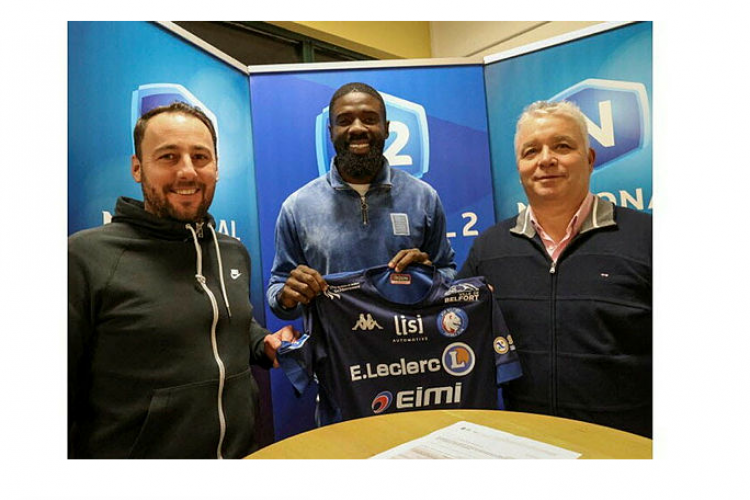 Football : Bruno Ecuele Manga signe à Belfort