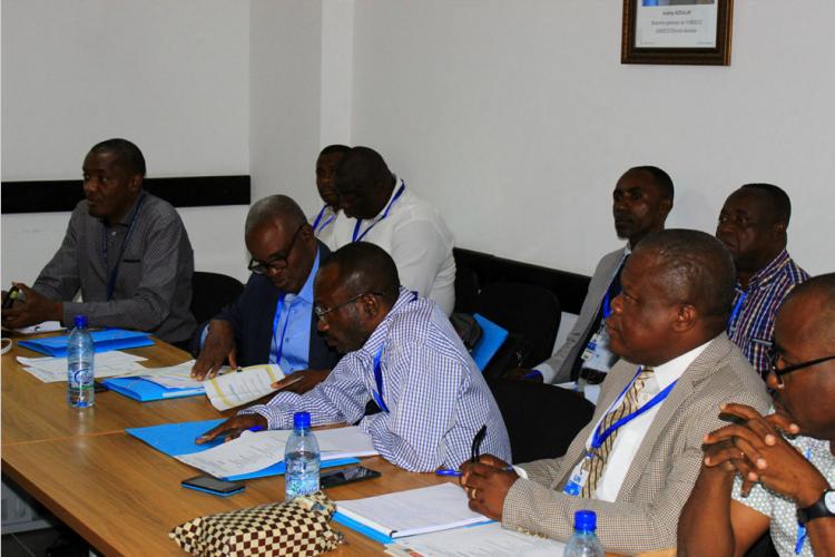 Éducation : Vers l'élaboration d'un annuaire statistique