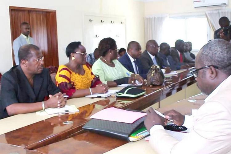 Secteur de la santé : Le ministre obtient un "sursis"