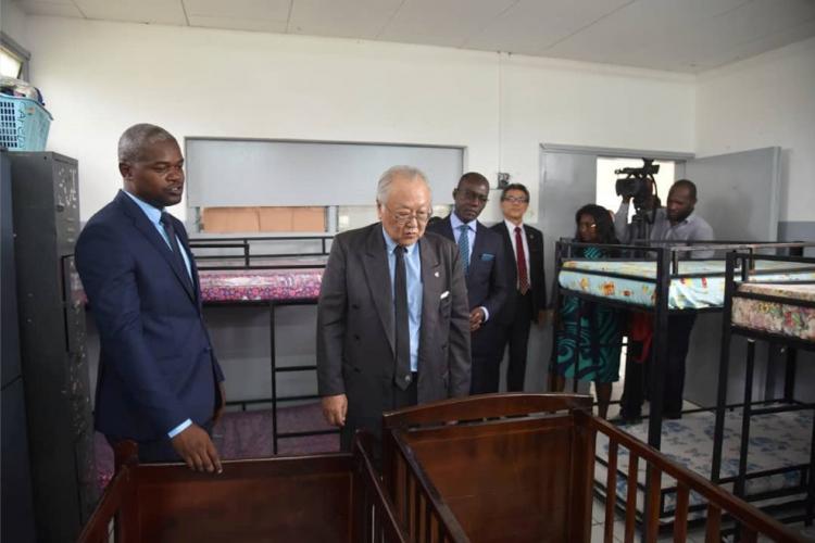 Humanitaire : L'ambassade du Japon et l'ONG Endroit améliorent les conditions de vie des pensionnaires