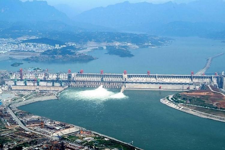 Trois-Gorges, dans la province du Hubei : Une infrastructure pharaonique de près de 18 000 milliards de francs