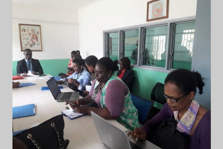 Médicaments et produits de santé : Trouver des solutions pour redynamiser le système national