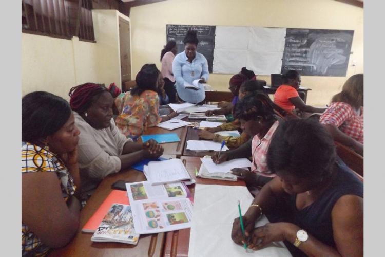 Education : Formation sur les curricula et les manuels Super