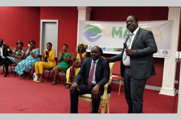 Anthropologie : "Omanda" en porte-flambeau des peuples minoritaires