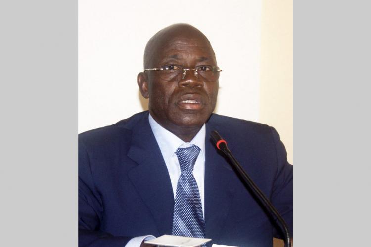 Drapeau : Michel Menga M'Essone exhorte au patriotisme