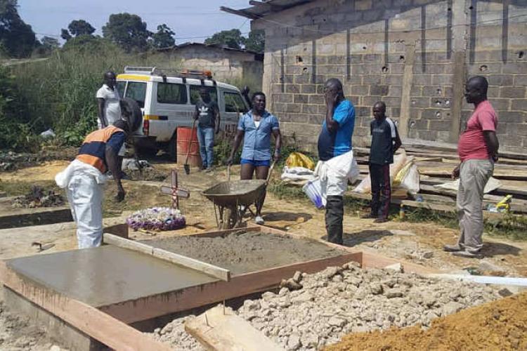 Franceville : un corps enterré par erreur puis exhumé à Yéné