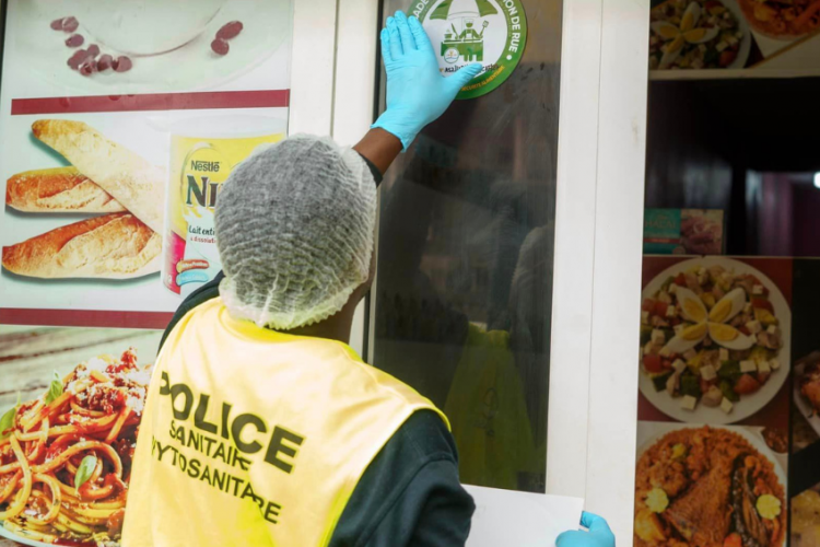 Agents de la police Sanitaire et Phytosanitaire.