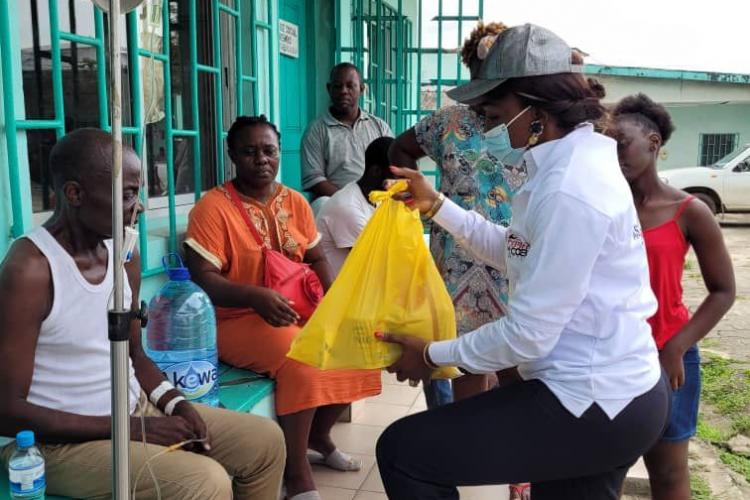 Les femmes de cœur actives aux petits soins avec les malades de Nkembo