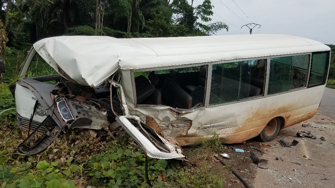 Kango : Un pasteur perd la vie dans un accident qui a fait une dizaine de blessés graves 