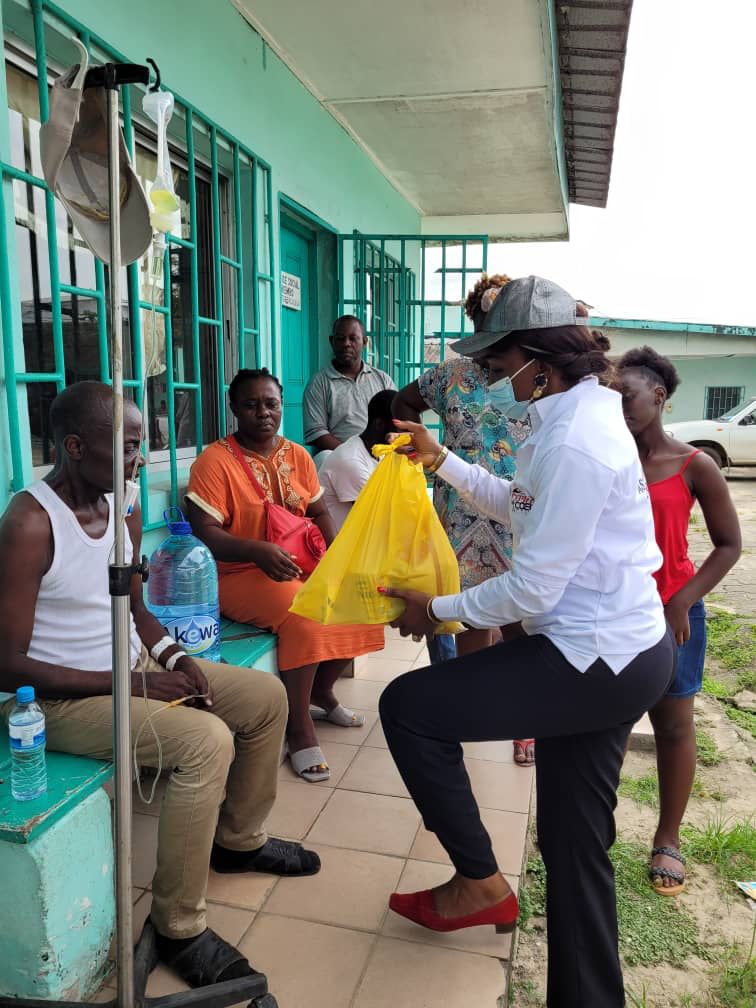 Les femmes de cœur actives aux petits soins avec les malades de Nkembo